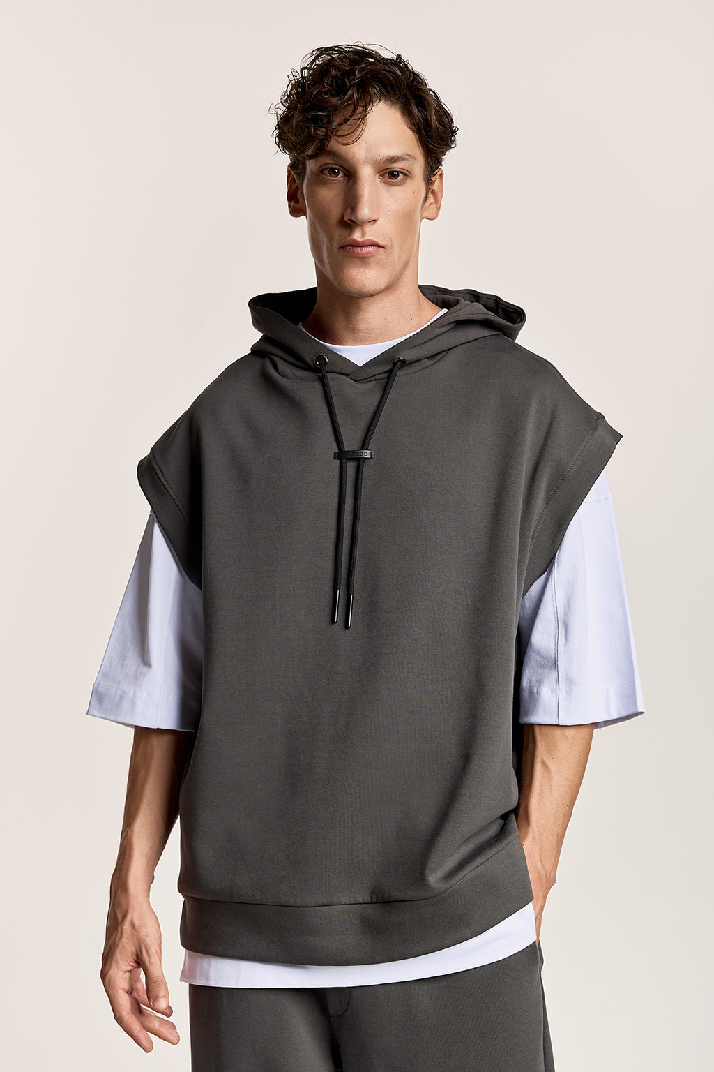 P/COC | SLEEVELESS HOODIE